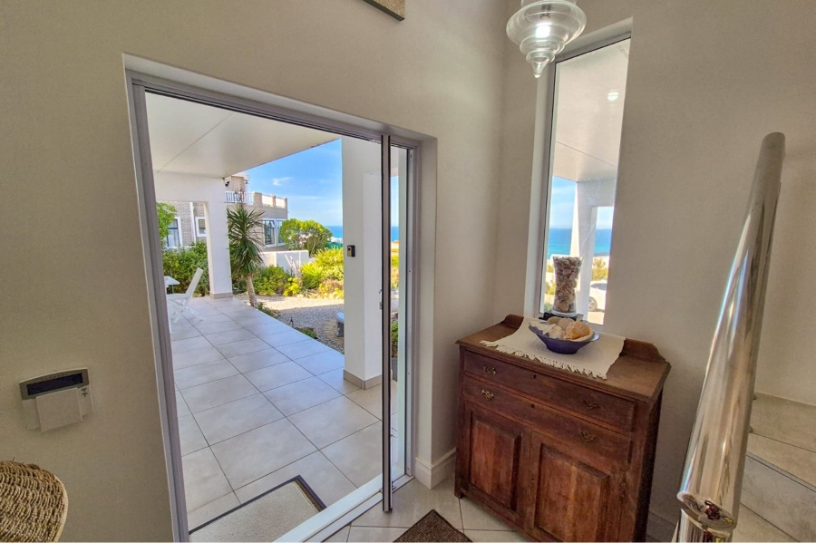 4 Bedroom Property for Sale in Oceanview Heights Western Cape